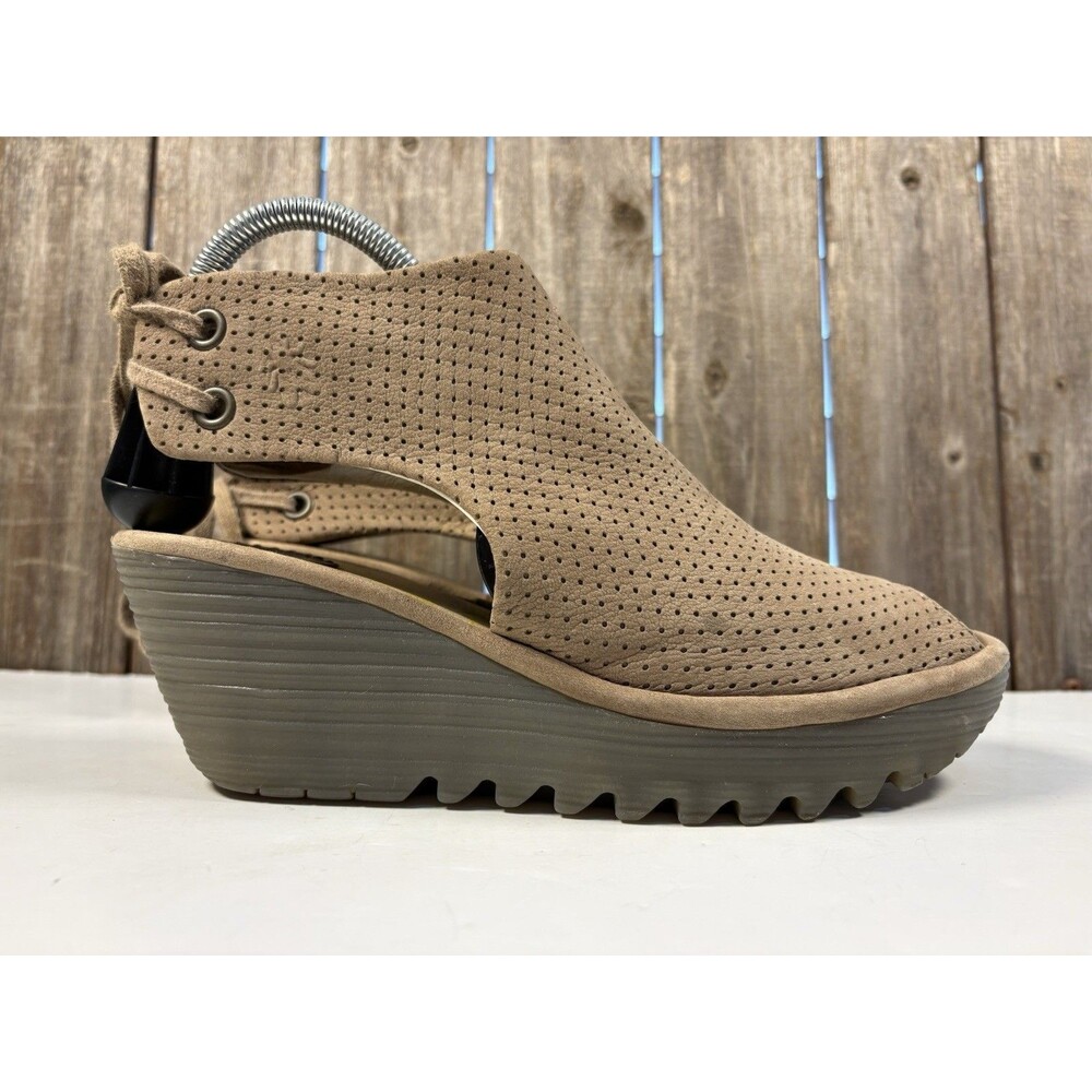 Fly London Yema Women’s Tan Perforated Leather Wedge Peep Toe Sandals Sz 39 EU